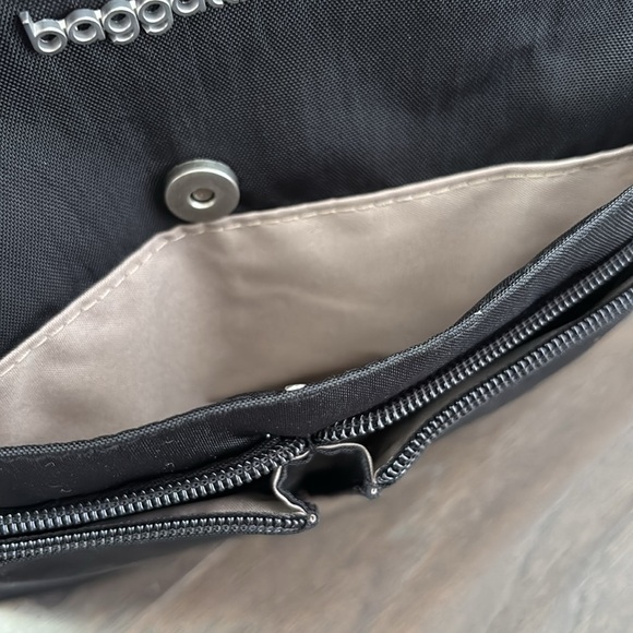 Baggallini Crossover Crossbody,RFID protection,wristlet incl.,phone/card pocket - Picture 7 of 15